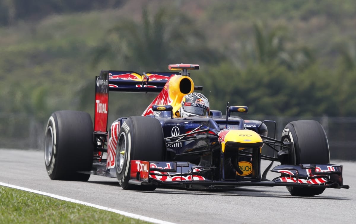 F1: Alonso tört, Vettel repült 
