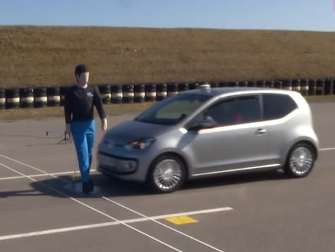 Kellemetlen eredménnyel zárult a gyalogosfelismerő rendszerek tesztje – videó