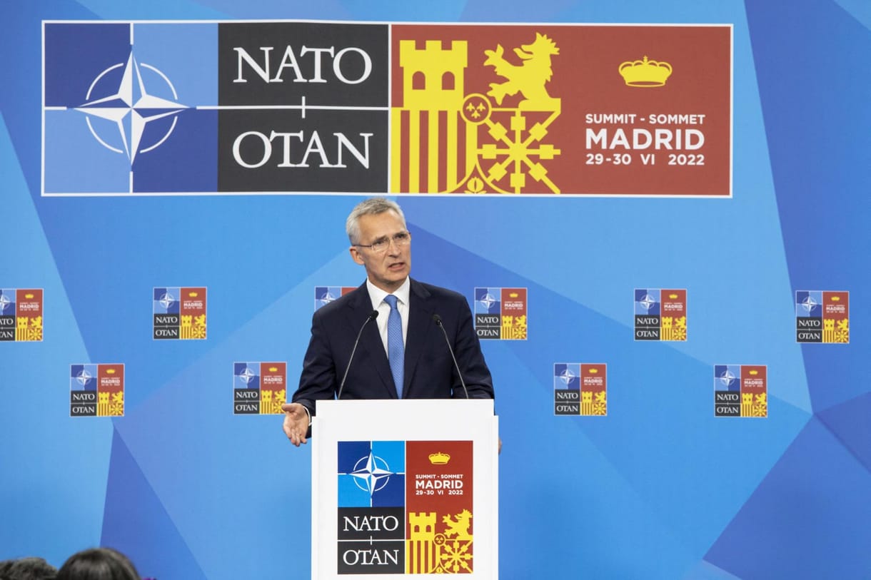 Éppen aznap utazik Stockholmba a NATO-főtitkár, amikor a fideszes képviselők a svéd parlamentben „rendezik a vitáikat”