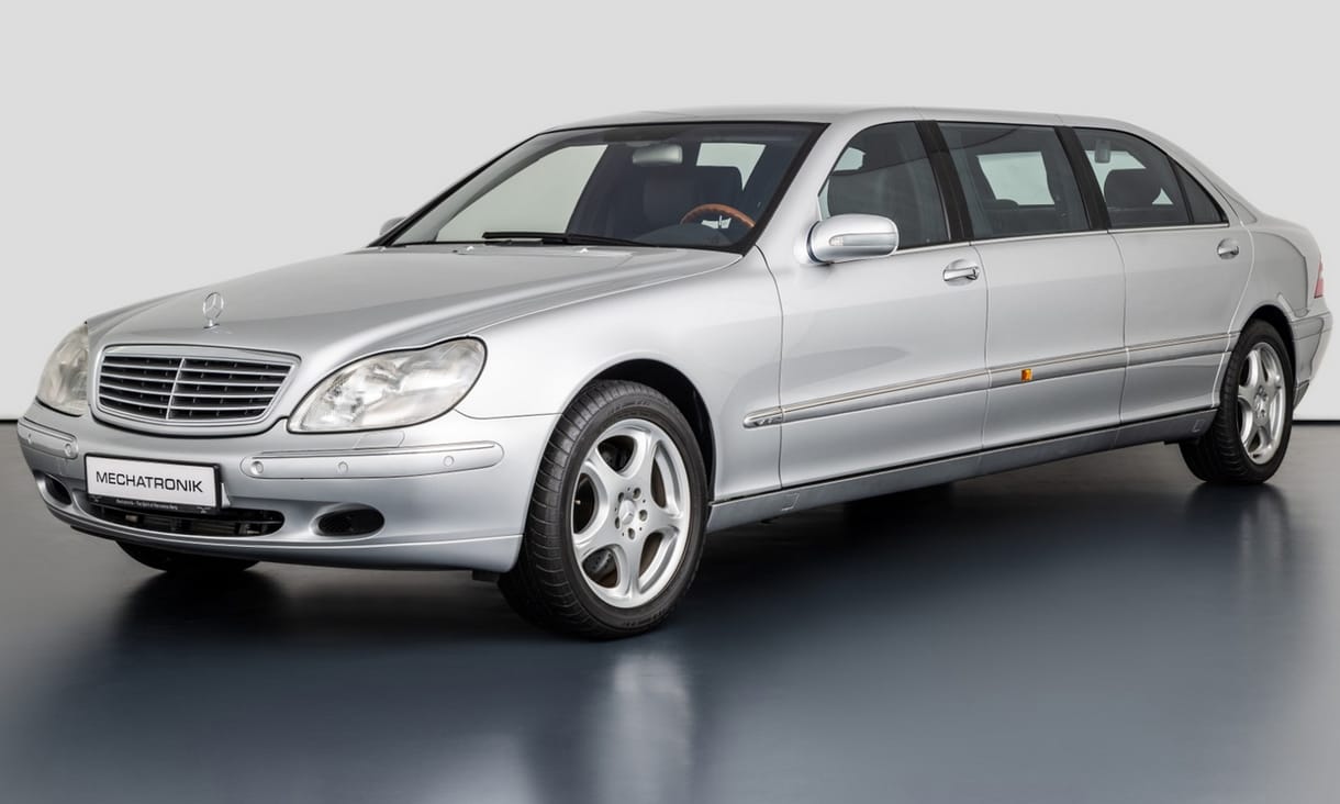 Alig 380 kilométerrel árulják ezt a szuperhosszú Mercedes Pullmant