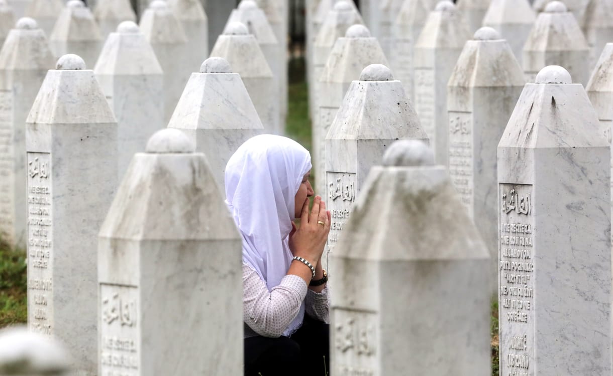 Az ENSZ Közgyűlése megszavazta a srebrenicai népirtás nemzetközi emléknapját – Magyarország nemmel szavazott