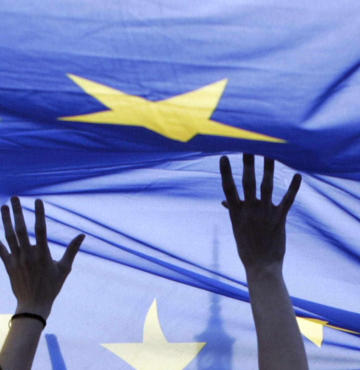 Büntet az EU: 143 milliárdot bukhat Magyarország