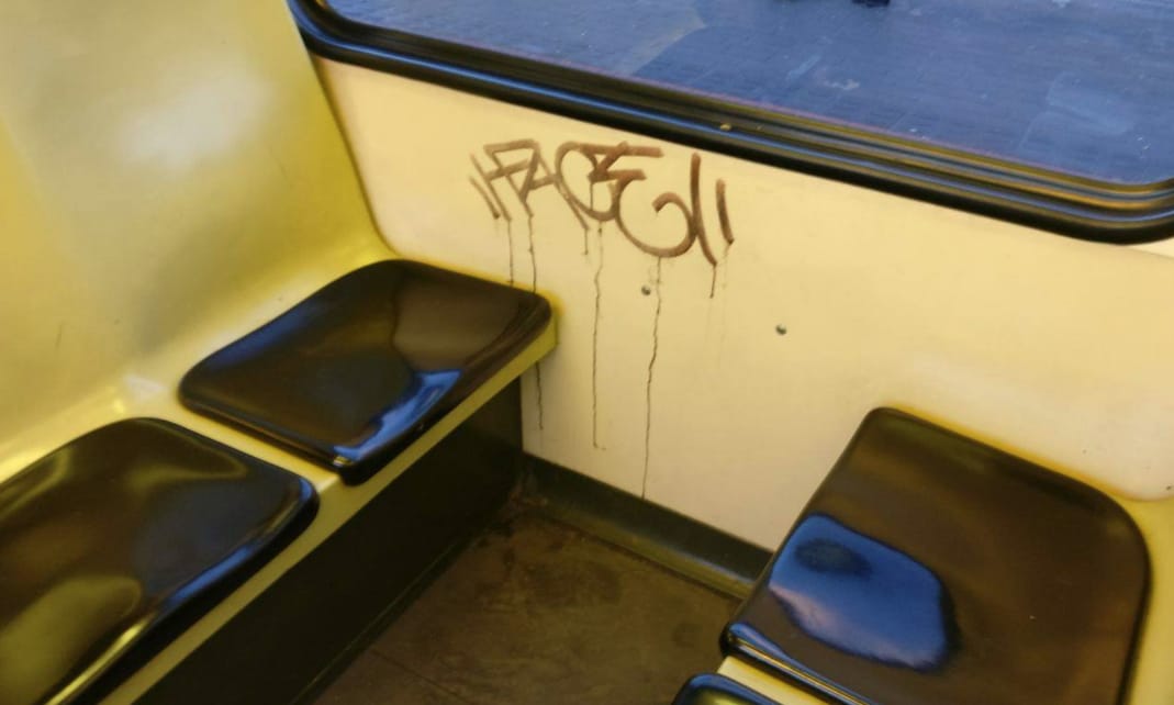 Fotóalbum: ilyen koszosak belül a budapesti buszok és villamosok