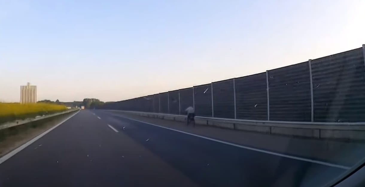 Bringást videóztak az M5-ös autópályán