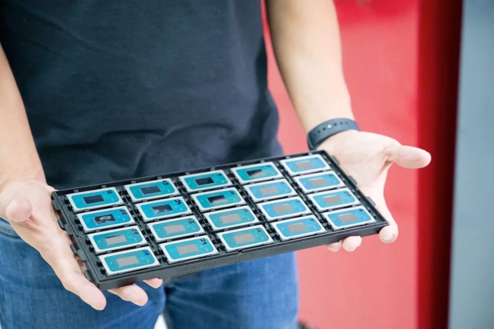 Kína kitiltotta a Windowst, sőt az Intel és az AMD chipjeit is az állami számítógépekből