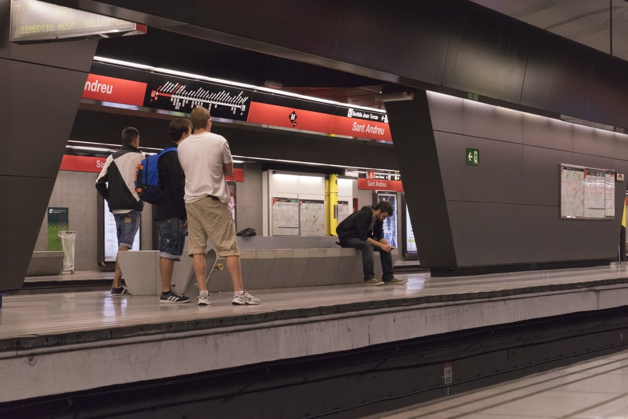 Barcelonában a metró, Belgiumban a vasút utasai szívnak