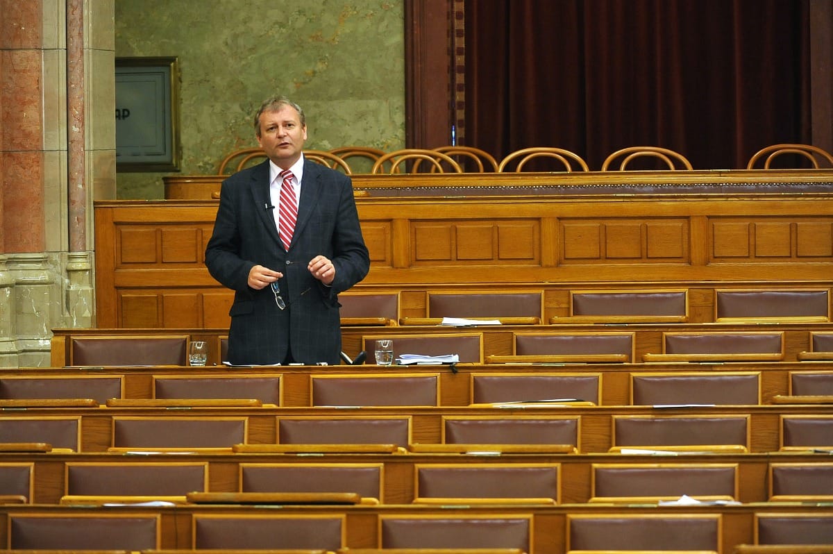 Hiller szerint százmilliárd kéne még az államosított iskoláknak