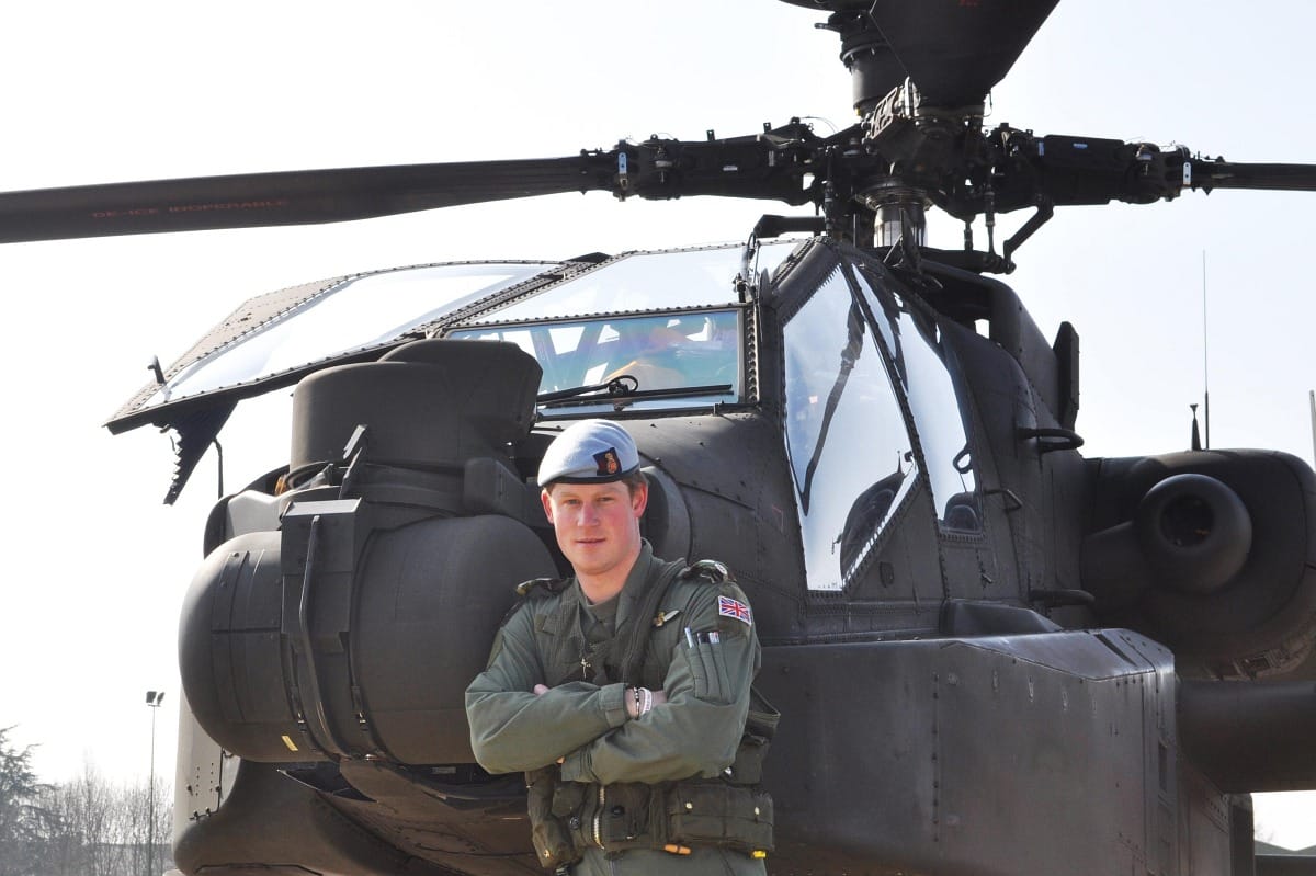 Katonai helikoptert tanul vezetni Harry herceg