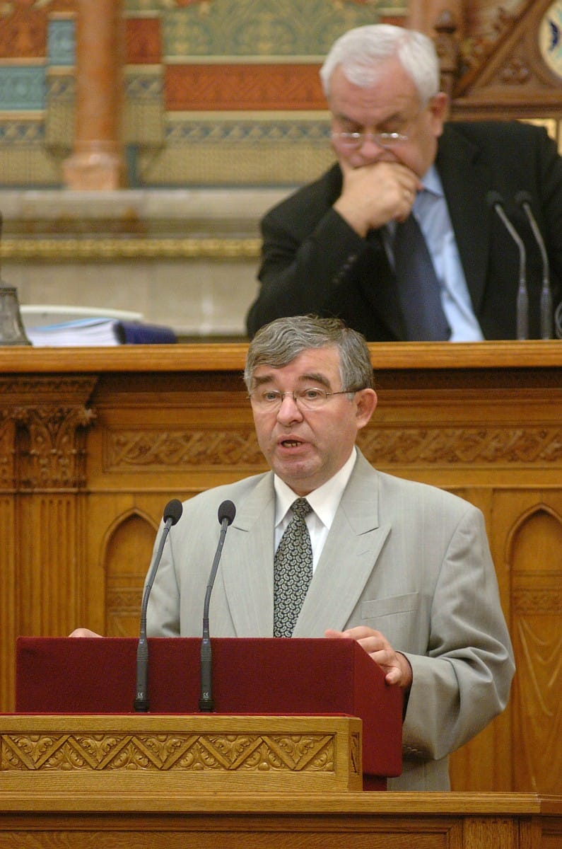 Nem tesztelné drogra az újságírókat Harrach Péter