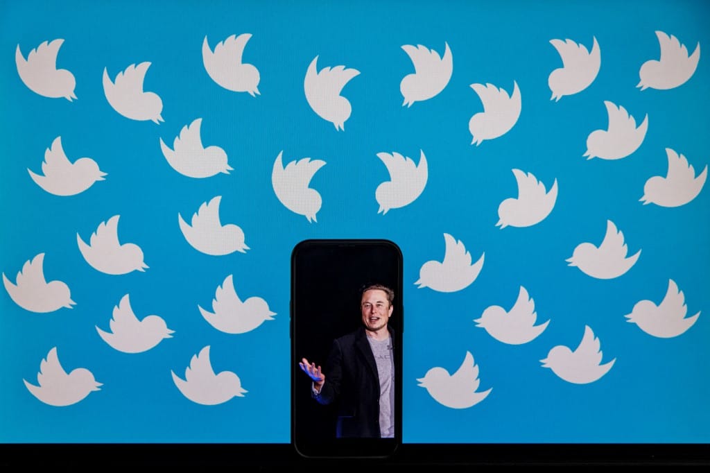 Elon Musk saját telefont dobhat piacra – hogy ez fenyegetés vagy ígéret, azt nem tudni