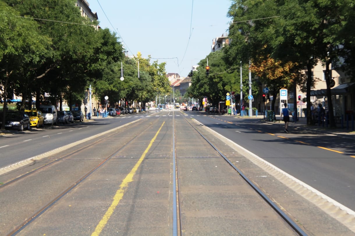 Elgázolt egy nőt a villamos a Bartók Béla úton
