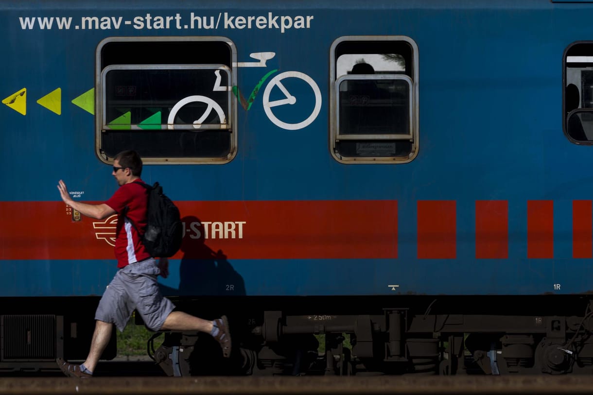 A Mozdonyvezetők Szakszervezete nem kér a MÁV bérmegállapodásából