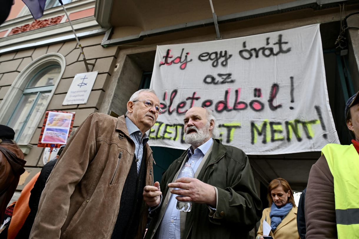 „A MET kivételével mindegyik vallási felekezetet egy prostituáltnak látom a magyar kormány ágyában