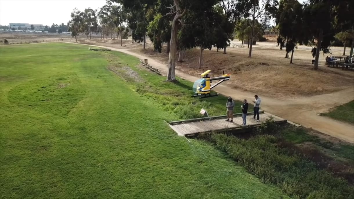 10x akkora, mint az eredeti, és tényleg repül: megcsinálták a Lego helikopterének “igazi” változatát