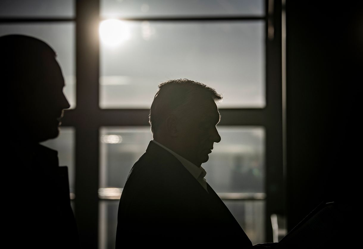 Hegedűs Dániel: „Orbán körülbelül annyira bírja a külpolitika stratégiai művészetét, mint Putyin