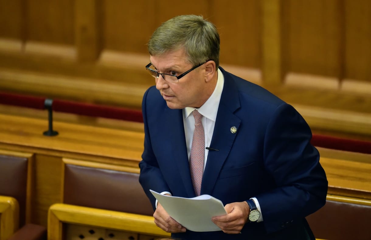 Sok a hiba, csúszik Matolcsyék villájának építése