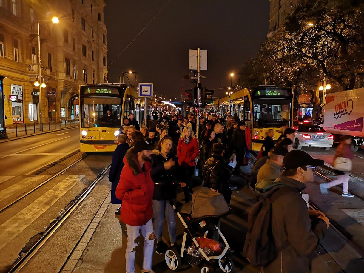 A rendőrség és a Fidesz megmagyarázta: a tüntetők okozták a tegnapi budapesti káoszt
