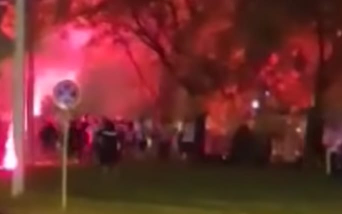 Tömegverekedés volt a Debrecen-Fehérvár meccs előtt, eddig 15 embert állítottak elő