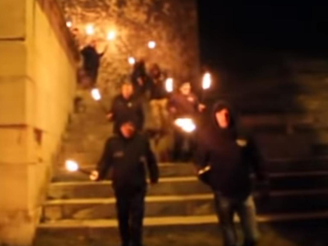 Fáklyás felvonulást tartottak a neonácik Nürnbergben