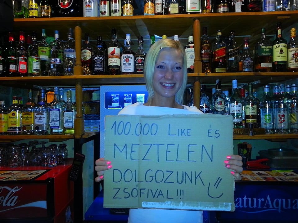 Magyar kocsma csapott le a sikeres Facebook mémre