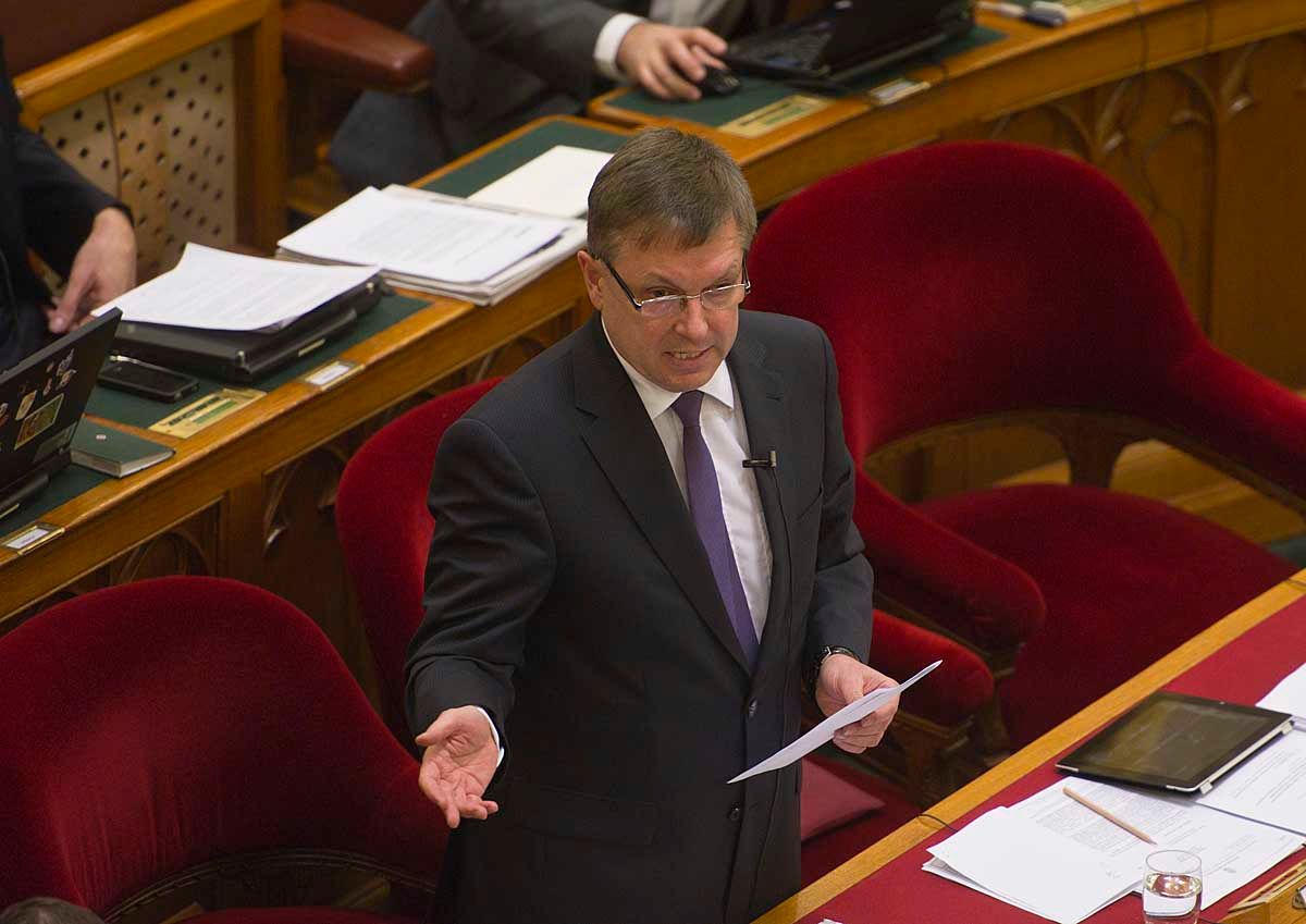 Matolcsy: nem járhatnak rosszul a dolgozók az egykulcsossal