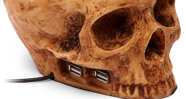 A nap kütyüje – koponya USB-elosztó