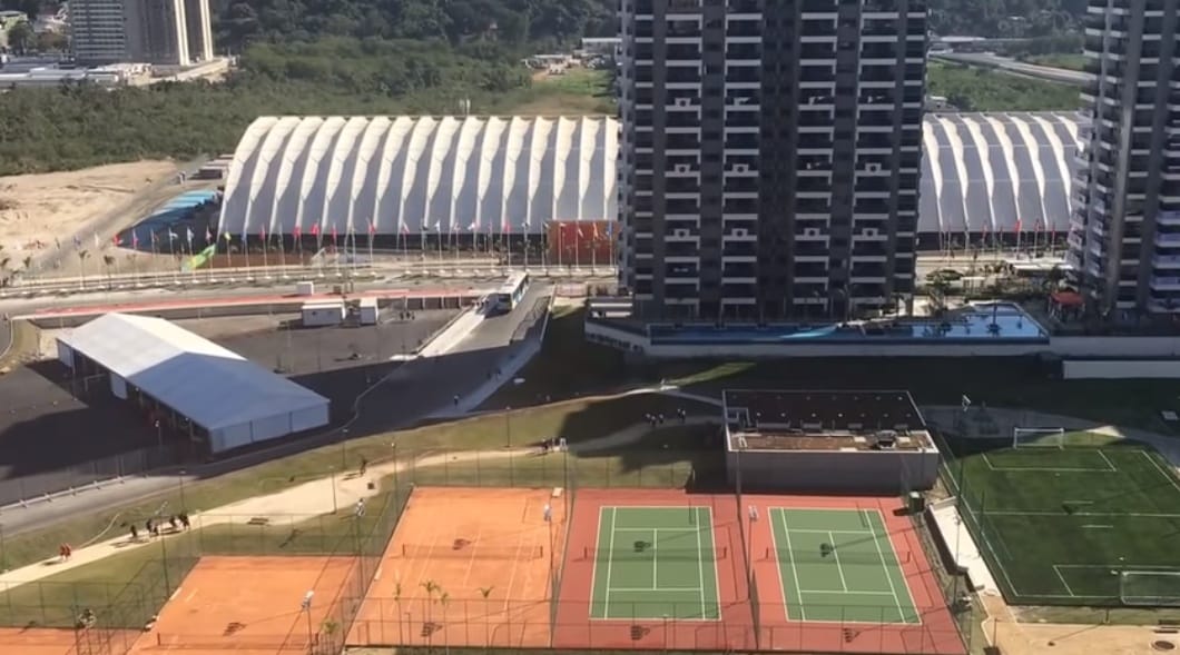 Videó: Nézze meg, hol pihennek a magyar éremvadászok Rióban!