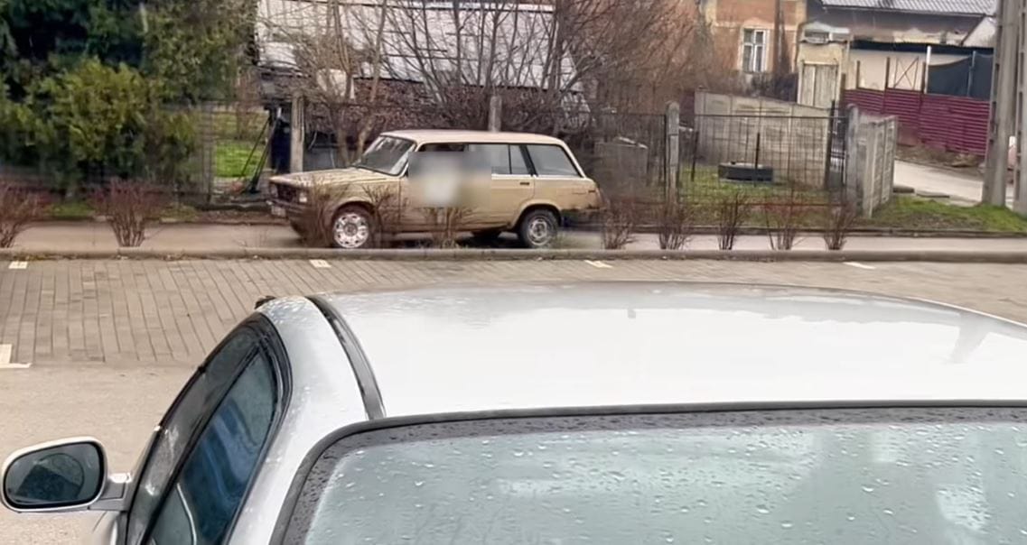 Videó: Nem értékelte a lakossági Lada-driftet a rendőrség – hat hónap eltiltás járt érte