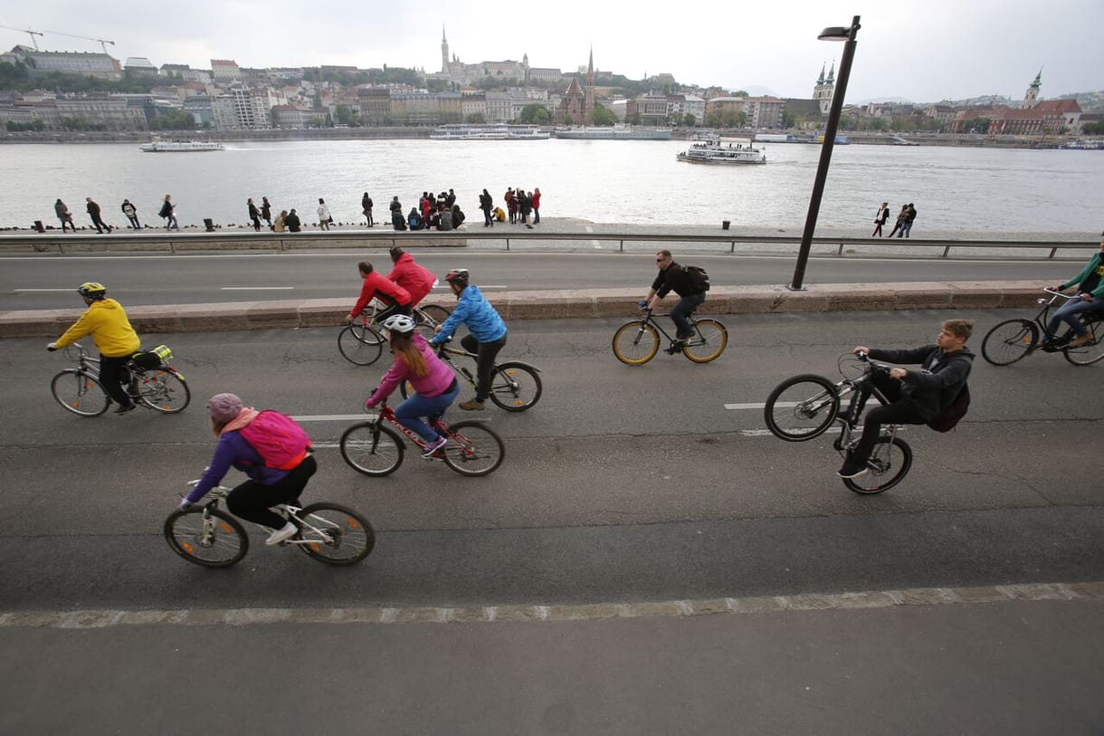 Balesetveszélyes a legforgalmasabb budapesti kerékpárút