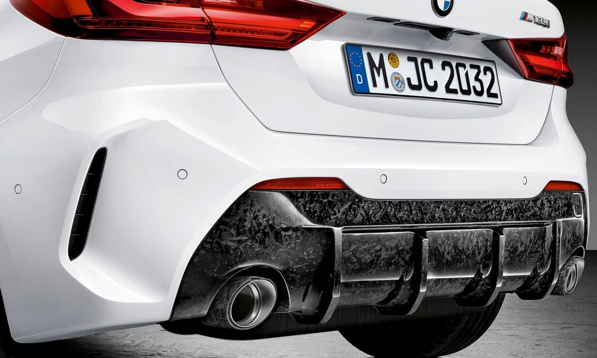 Kémfotókon az izgalmasnak ígérkező BMW M140i