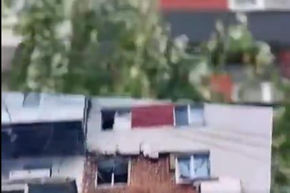Látványos videón, hogyan épülnek újjá a harcokban lerombolt épületek Ukrajnában