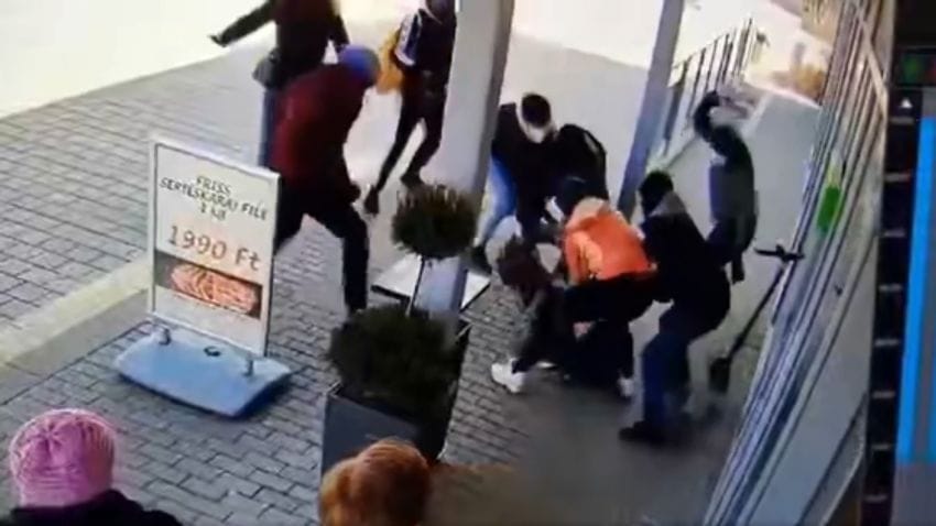 Budapesti antifa-támadások: Három évet kapott az egyik elkövető, a fő vádlott és egy társuk mindent tagadnak