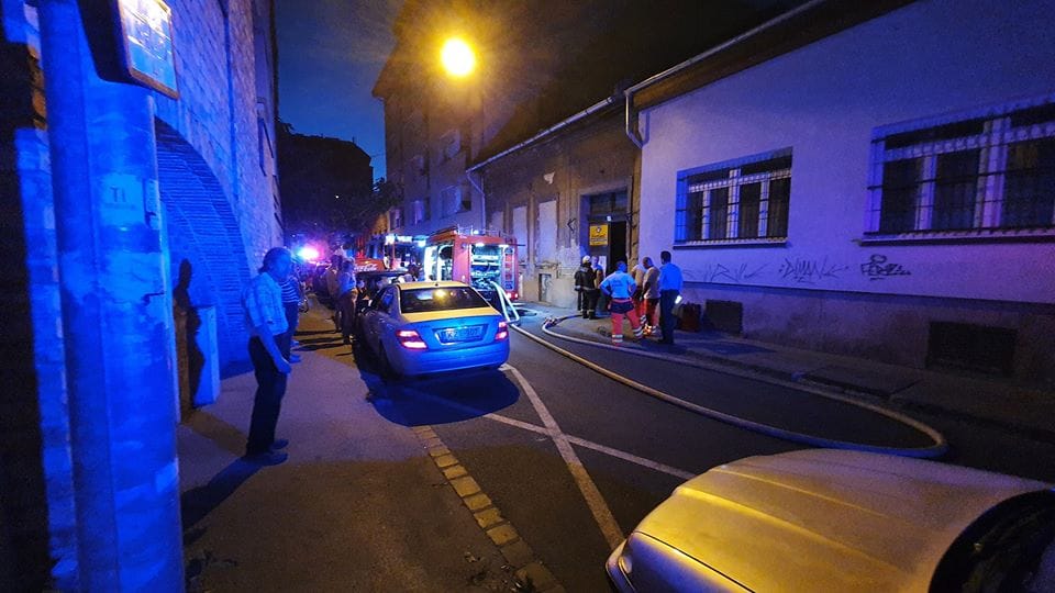 Tűz ütött ki egy lakóházban a VIII. kerületben