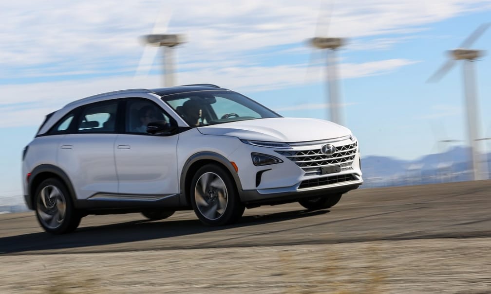 Már kapható a Hyundai percek alatt feltölthető villanymotoros autója, ráadásul féláron