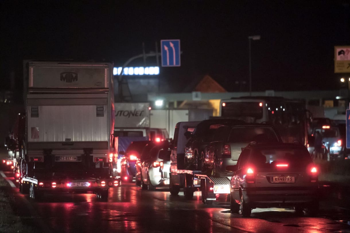 Az osztrák-magyar határátlépési feltételek enyhítését kérte az agrárminiszter