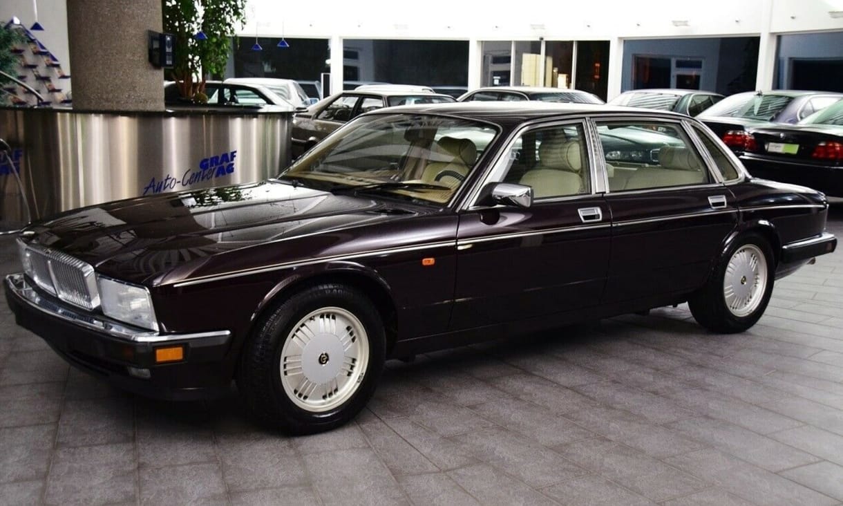 842 kilométerrel várja új gazdáját ez a 26 éves V12-es Jaguar luxusautó
