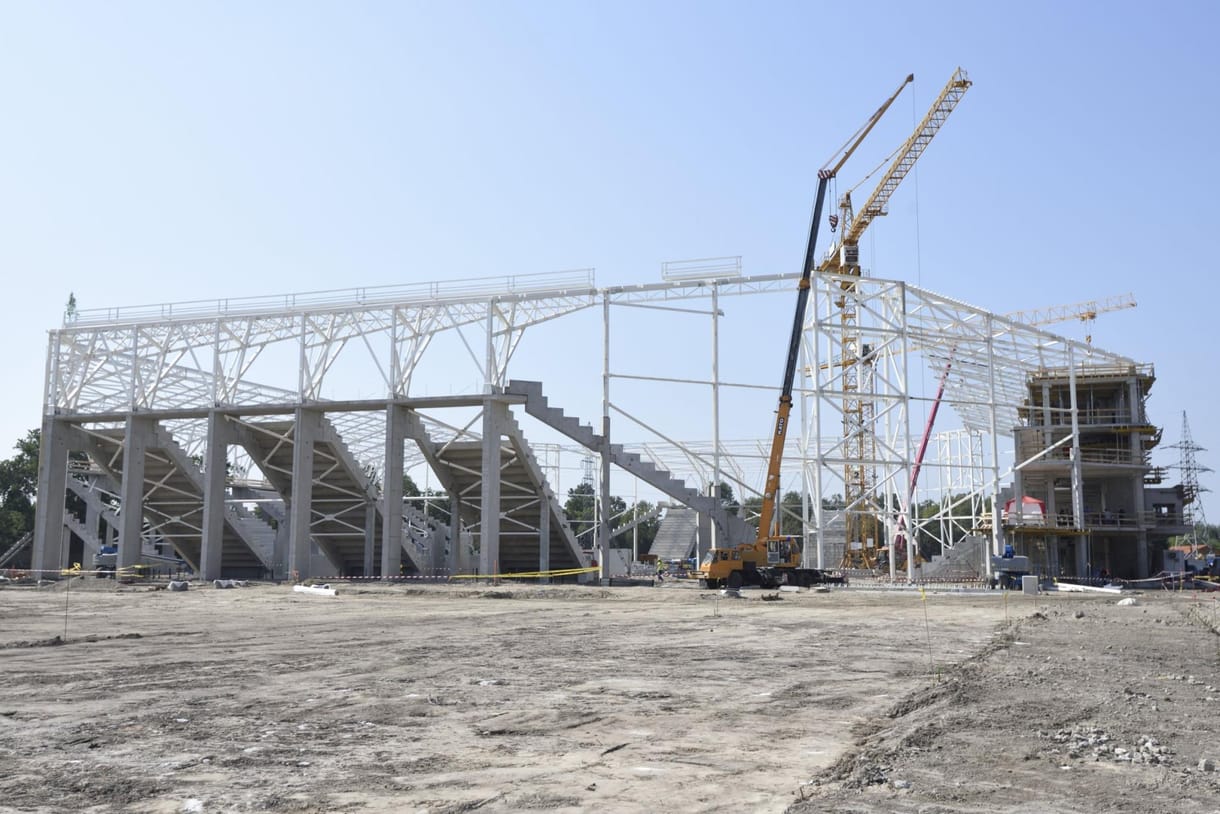 Két fideszes képviselő besegítene a stadionépítésekbe