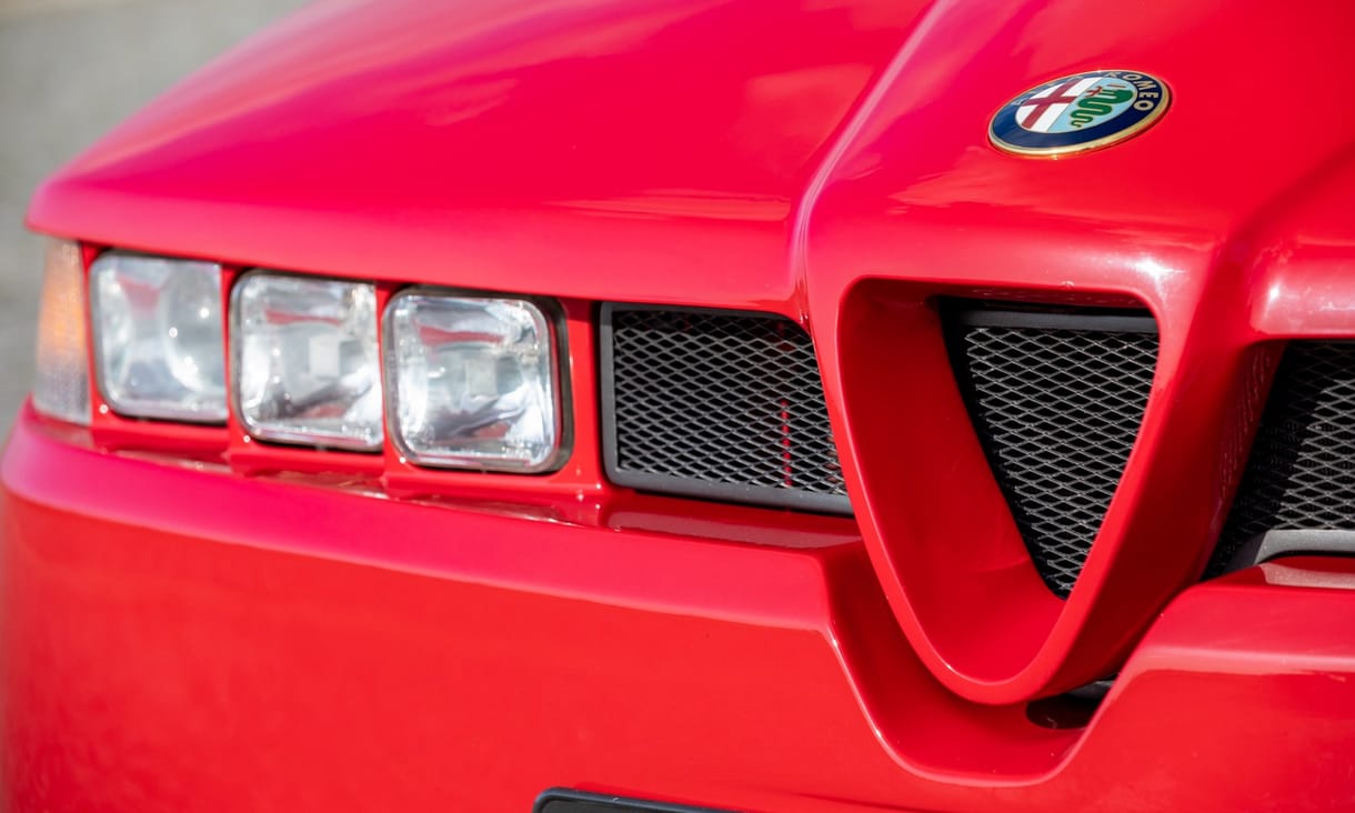 Tekintetmágnes: eladó egy alig használt Alfa Romeo SZ
