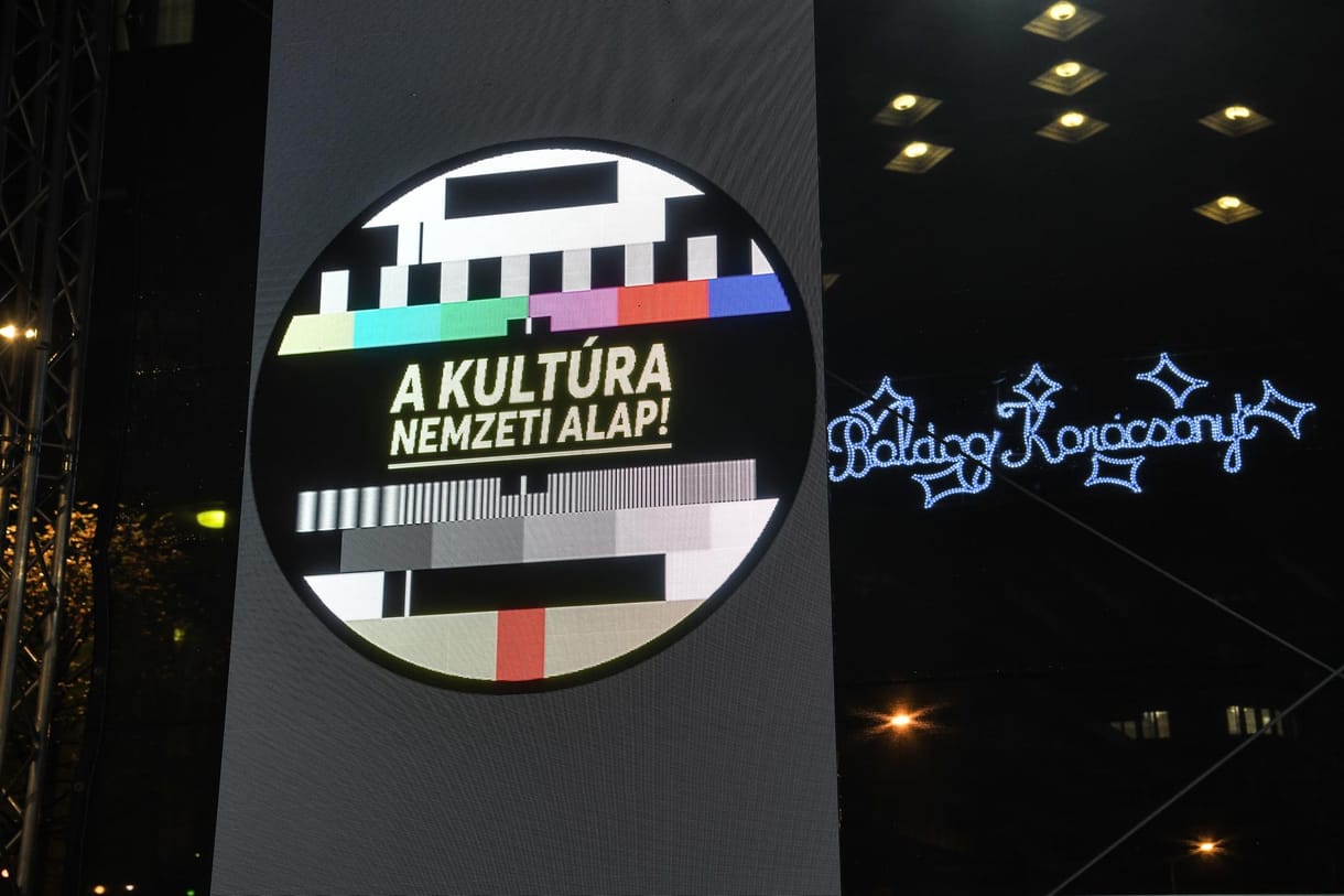 A színháztörvényről a Fülkében: Mindent letarolnak