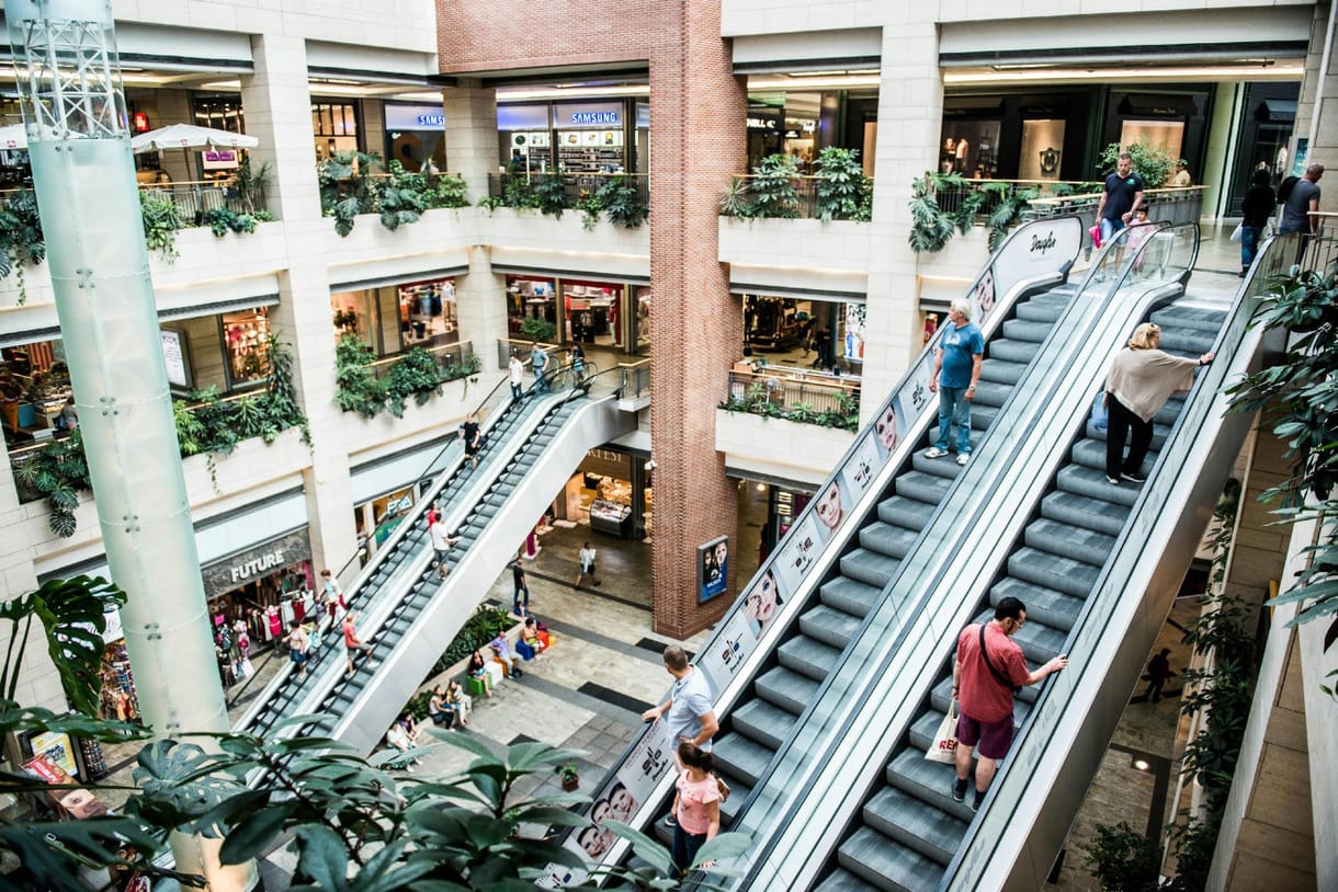 Elbontják a Westend szökőkútját