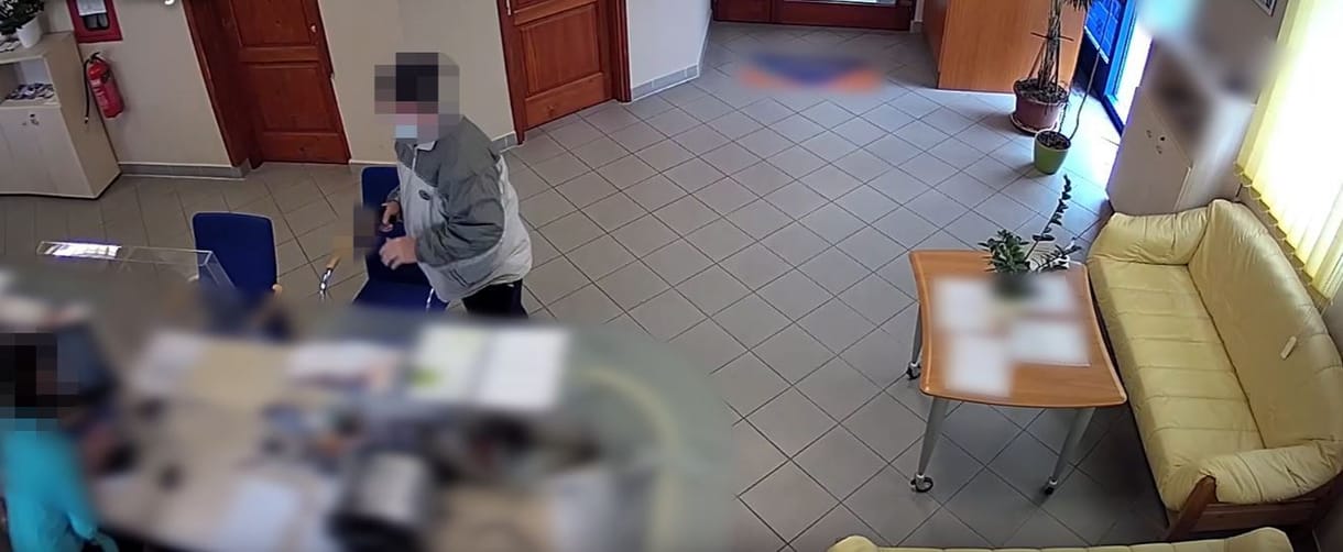 Vádat emeltek egy volt rendőrnyomozó ellen, aki három bankot is kirabolt