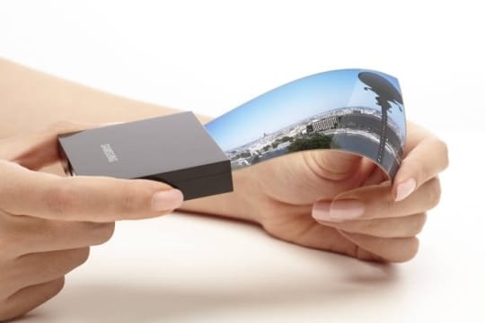 Hogy micsoda? Kiszivárgott, mennyibe kerülhet a Samsung hajtogathatós telefonja