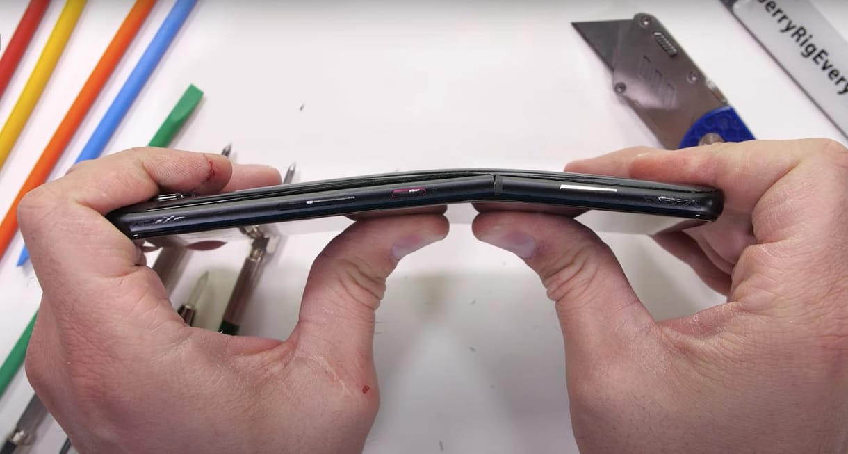 Videó: az első feszítéstől széttört az Asus ROG Phone 5