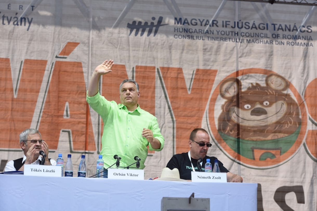 Eljött Orbán ideje, újra övé a nagyszínpad