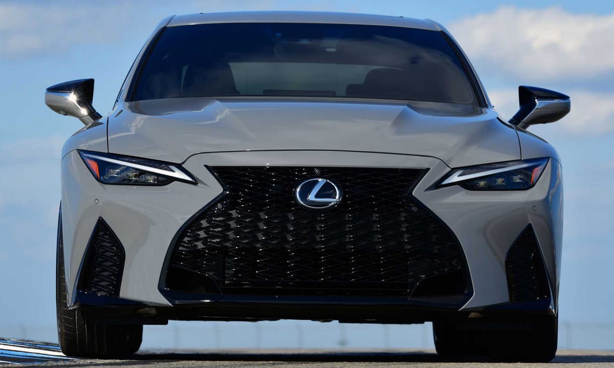Inkognitóban: 479 lóerős szívó V8-as új Lexus érkezett