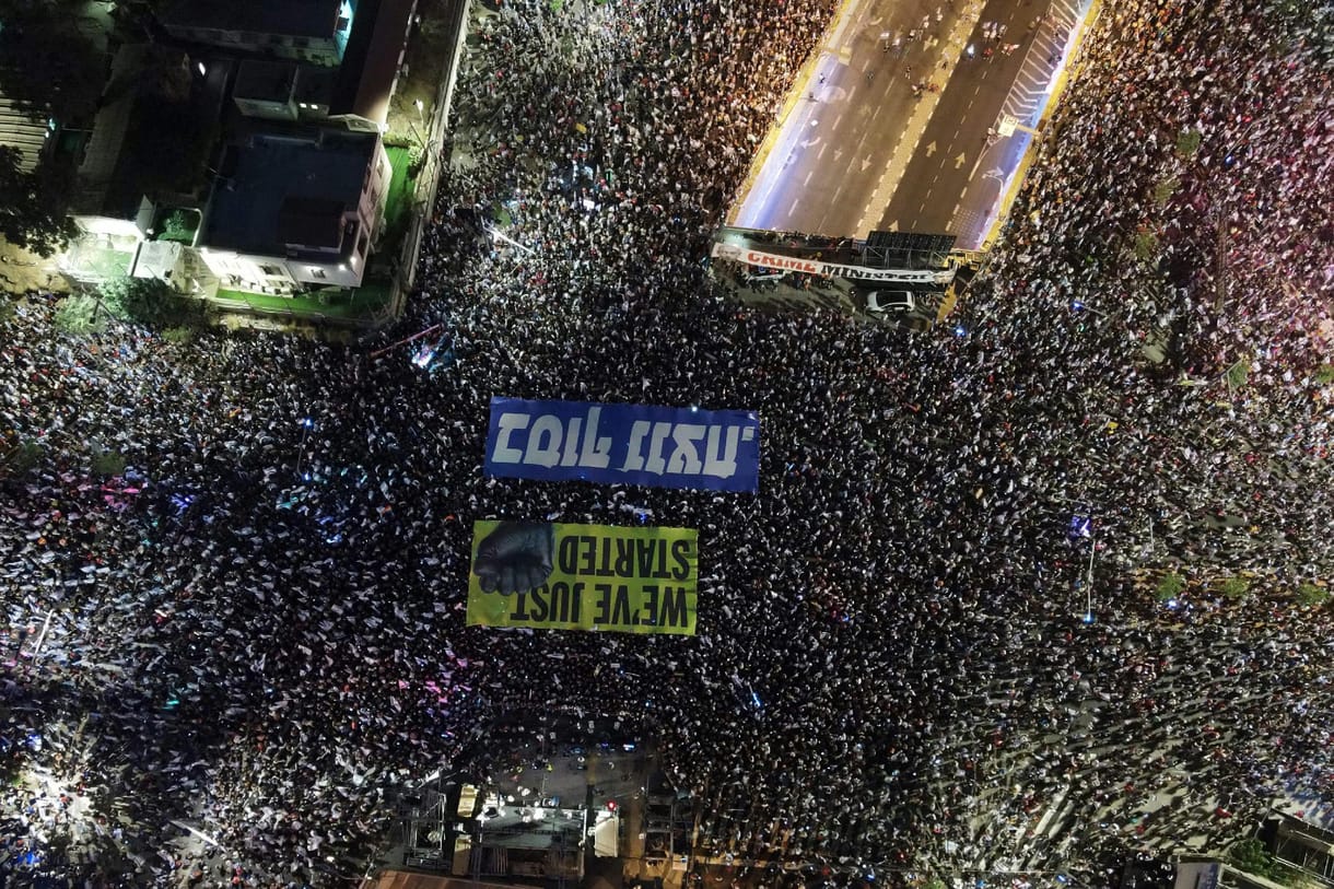 Folytatódik az izraeli káosz: a legfelső bíróság arról dönt, engedi-e jogkörének csökkentését