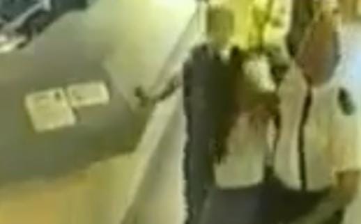 Videó: brutalis rendőri intézkedés Angliában