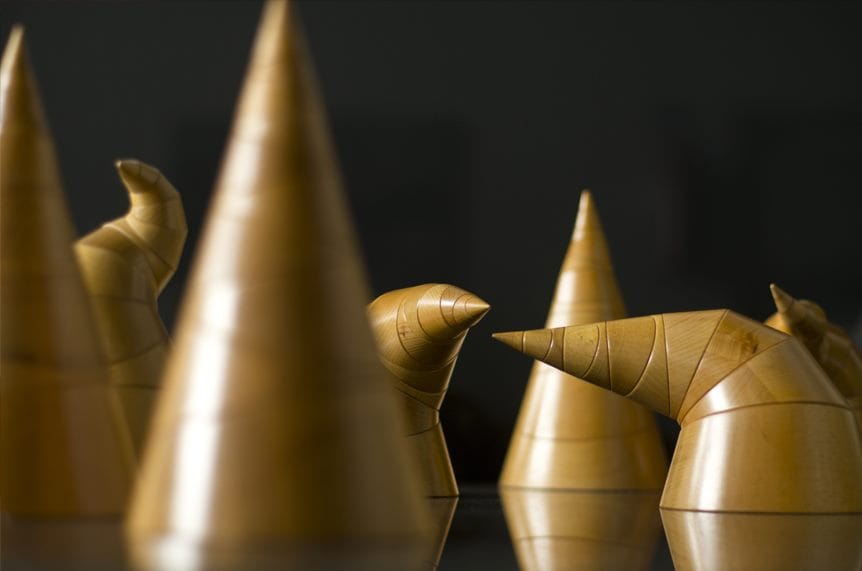 Egyszerre műalkotás, játék, meditációs objekt és geometriai szemléltetőeszköz – ez Kelle Antal művészete