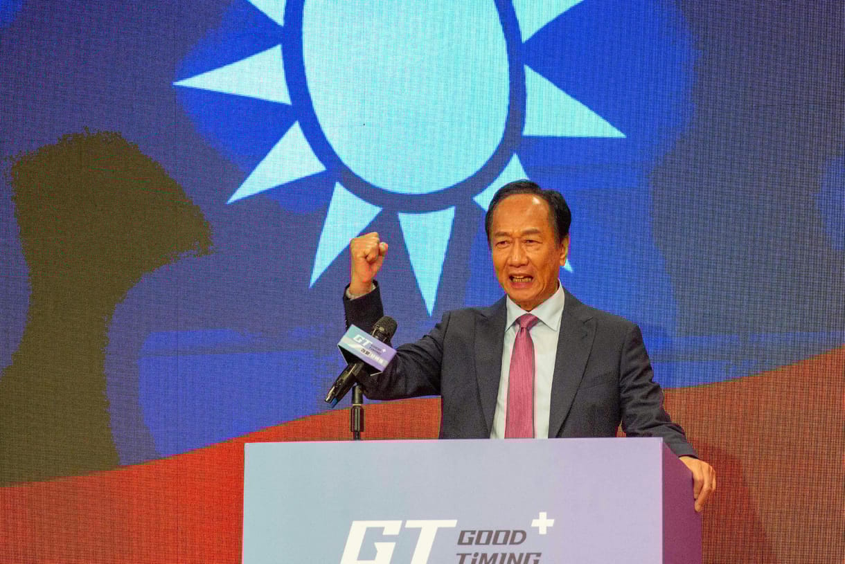 A kínai tengeristennő sugallatára indult a tajvani elnöki posztért, de aztán meggondolta magát Terry Gou