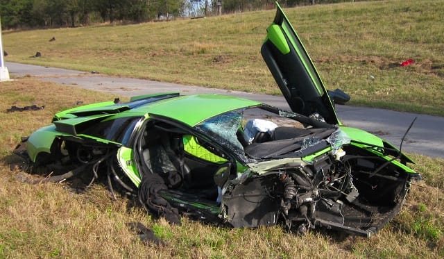 Egyetemi baleset: Lambo csattant Nissan GT-R-rel, két halott - fotók